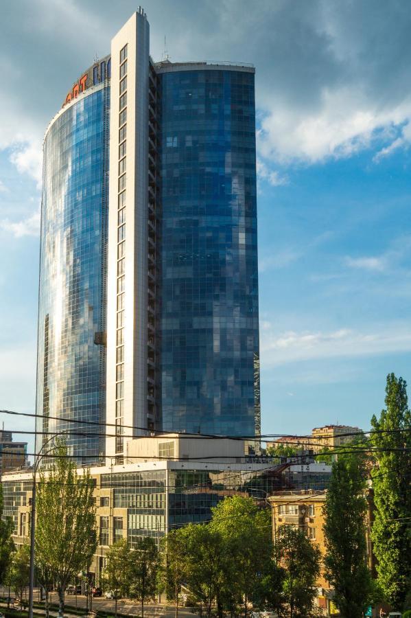 Бульвар Леси Украинки 10 เคียฟ ภายนอก รูปภาพ